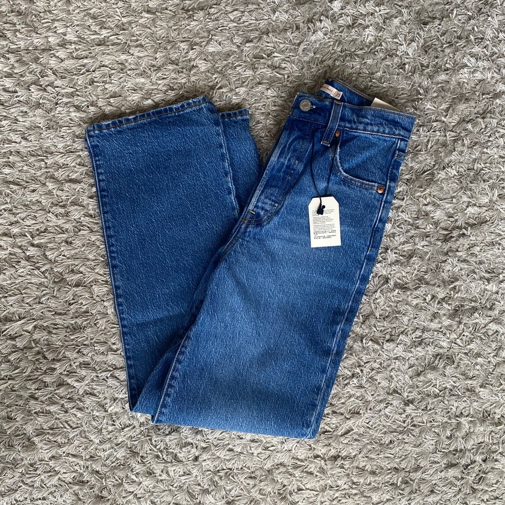 Levi's Blue Straight Leg Women's Jeans - Picture 3 of 5
